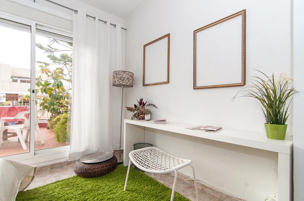 The Sky Dome Apartment Barcelona Room photo